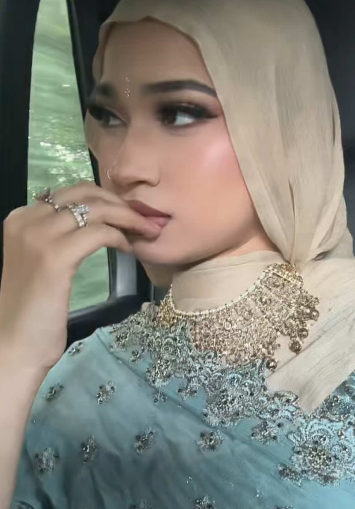 Silly me didn’t know it was instrumental#fyp#fyppppppppppppppppppppppp#xybca#weddingvibes#hijabitiktok#modestfashion#glam#makeup#orepiya 