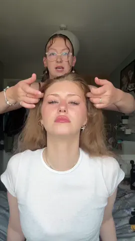 back with my english talking videos :,) 