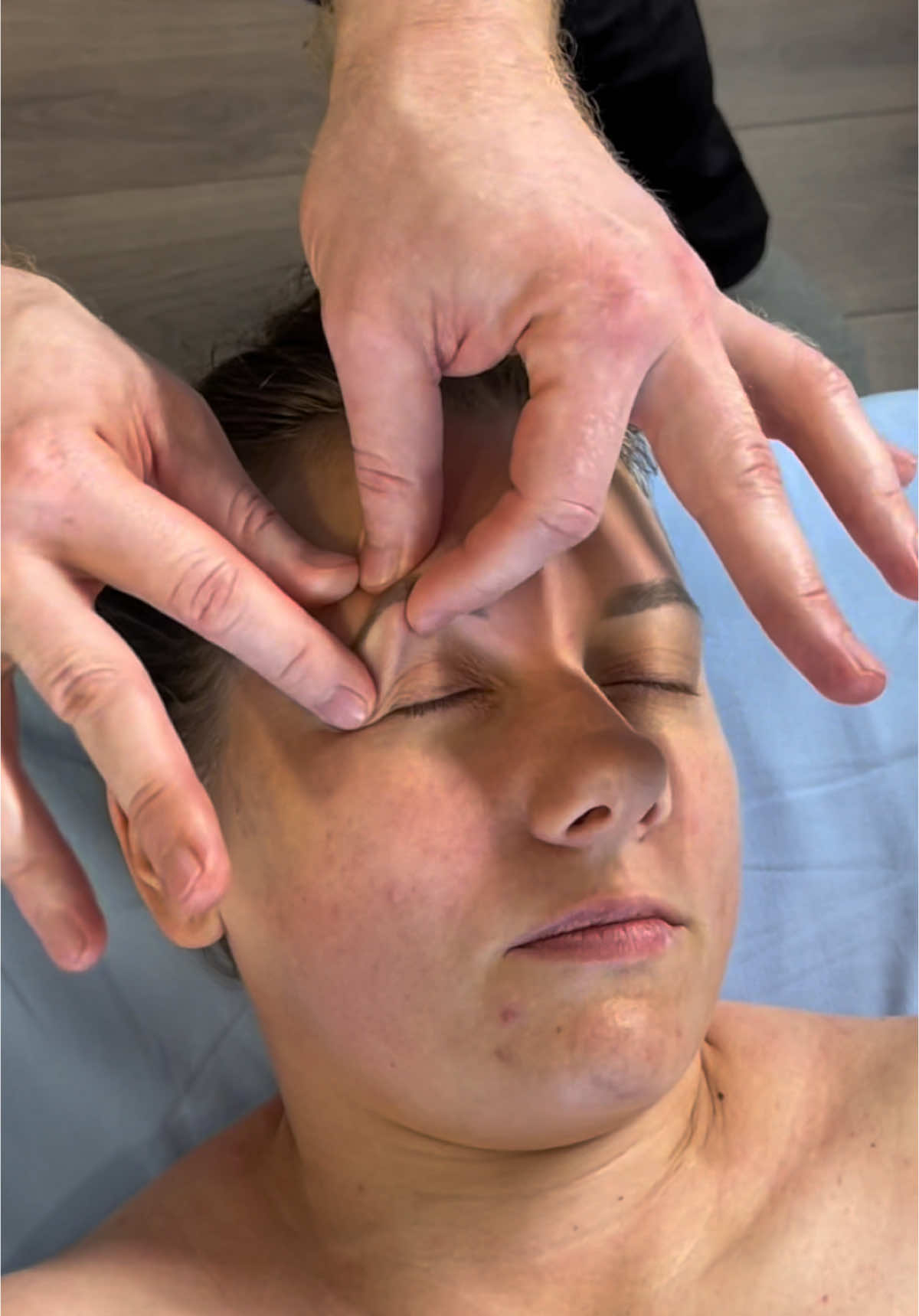 Eyes wide open  More techniques in my online video course  #eyes #massage #course #online #массаж #массажлица #face #facial #therapy #therapist #обучение #лицо #CapCut 