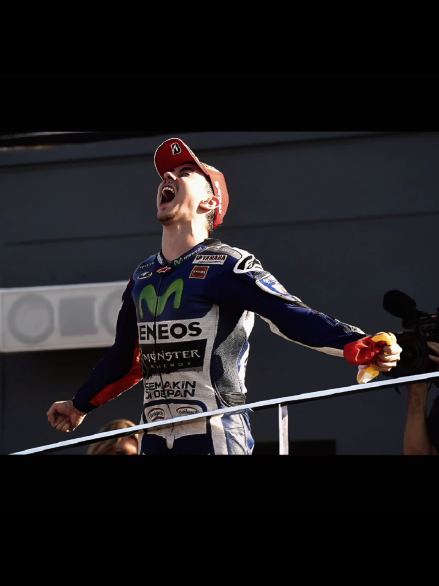 GP italia 2016 tepatnya di circuit mugello merupakan saksi bisu dari pertempuran sengit antara marc marquez vs jorge lorenzo 🔥 #motogp #battle #marcmarquez93 #jorgelorenzo99 #yamaha #honda #mugellocircuit #CapCut 