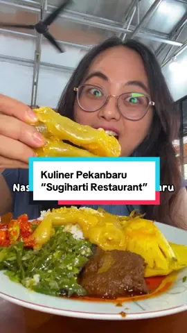 Dari nasi kapau super komplit sampe makanan nusantara dan westernnya ga ada yang gagal😭💙 Enak banget!! #pekanbaru #kulinerpekanbaru 