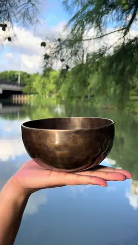 #fentysuperbrandday #Singingbowl #himalaya #Tibet #soundhealing #handcrafted #yoga #energyhealing 