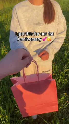 The best for my girlfriend #memories #cutegift #girlfriend #anniversary #giftideas #couplesgift 