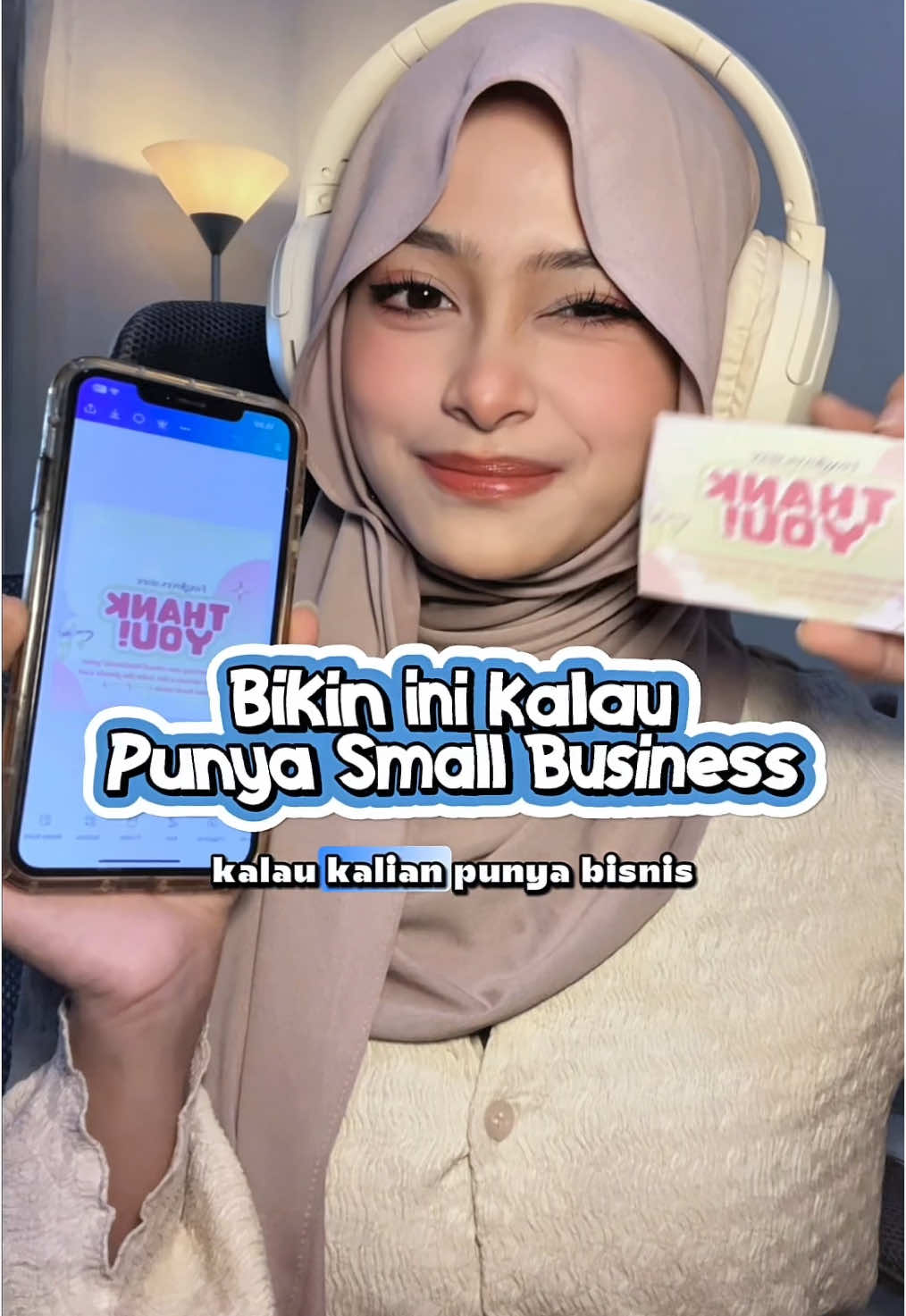 Selain ucapan termakasih, Thank you card juga bisa jadi tambahan identitas toko dan marketing tipis tipis loh! ⭐️💓 Gak jarang ada yang repurchase setelah aku terapin kasih thank you card. Semuanya #GampangdiCanva  @Canvaindonesia • #SmallBusiness #onlinestore #canva #design #business #anime @Canva Indonesia #animemerch #bisnisonline #marketingtips 