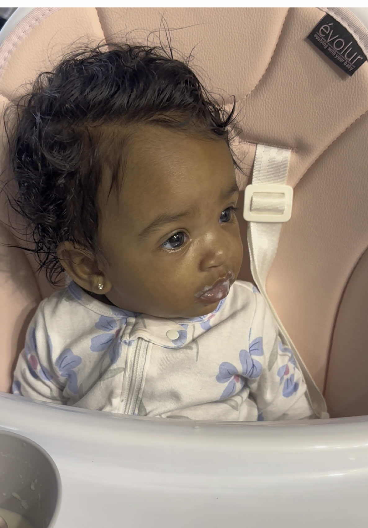 WARNING: VOMITING NOISES  lol daddy tries rice cereal 😭…I don’t think she wants anymore #MomsofTikTok #fyp #baby 