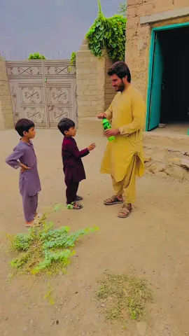ہم اکثر اپنے لباس، جوتوں، اور چہرے کی خوبصورتی پر گھنٹوں لگا دیتے ہیں تاکہ معاشرے میں 