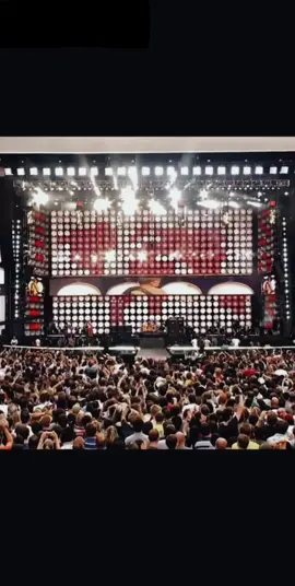 Part | 399 - Can't stop (Earth Live)  #johnfrusciante #rockband #rhcp #music #musician #rhcpfans #guitar 