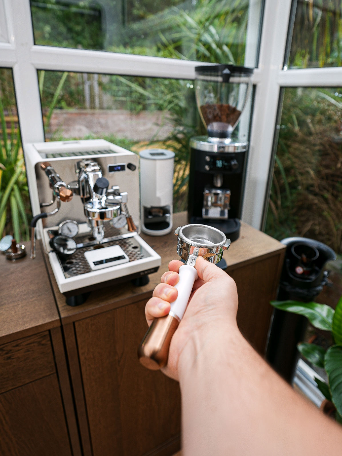 When caffeine is the mission, no delays, just brew 💯 . Hope you are having a lovely caffinated weekend! ☕️ . Discount Codes 👇 🔹️https://variabrewing.com/    Discount code is 👉  ourcoffeeshelter  🔹️https://m.en.elrocio.store/ Discount Code  👉 ocs05  🔹️https://normcorewares.com/    Discount code is 👉   OCS5%  🔹️ https://pesado.com.au/   Discount code is 👉   OCS15% 🔹️https://pressensor.com/ Discount Code is 👉 OCS5% 🔹️https://9barista.com/  Get free IMS Basket with our Code   👉 OCS_9B   🔹️https://df64coffee.com/    Discount code is 👉  OCS5% 🔹️https://miicoffee.shop/       Discount code is 👉  OCS5% 🔹️https://bookoocoffee.com/  Discount code is 👉  OCS5% 🔹️https://newtonespresso.co.nz  Discount code is 👉  ourcoffeeshelter 🔹️https://femobook.myshopify.com/   Discount code is 👉  OCS5% 🔹️https://digitizefluid.com/      Discount code is 👉   OCS10% 🔹️https://mhw3bomber.com/  Discount Code Is 👉 ourcoffeeshelter  🔹️SSP Burrs (Have to create an account to be able to use the discount Code) :  https://www.espressotool.com Discount code 👉 coffee_shelter 🔹️ https://lebrewtech.com/  Discount code  👉 OCS5% 🔹️https://ikapestore.com/en-gb   Discount Code 👉  OCS20%  🔹️https://beanbros.co/  Discount code is 👉   OCS% . #ourcoffeeshelter #espresso #mahlkonig #coffee #caffiene 