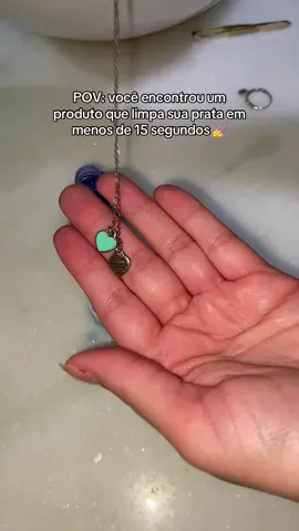 Vídeo sem cortes pra mostrar o quão rápido esse produto limpou meu colar de prata 925 ✨ Não esqueçam de enxaguar a peça depois em água corrente ok? #prata #acessoriosfemininos #prata925 #limpaprata #dicasdecasa #dicasdemoda 