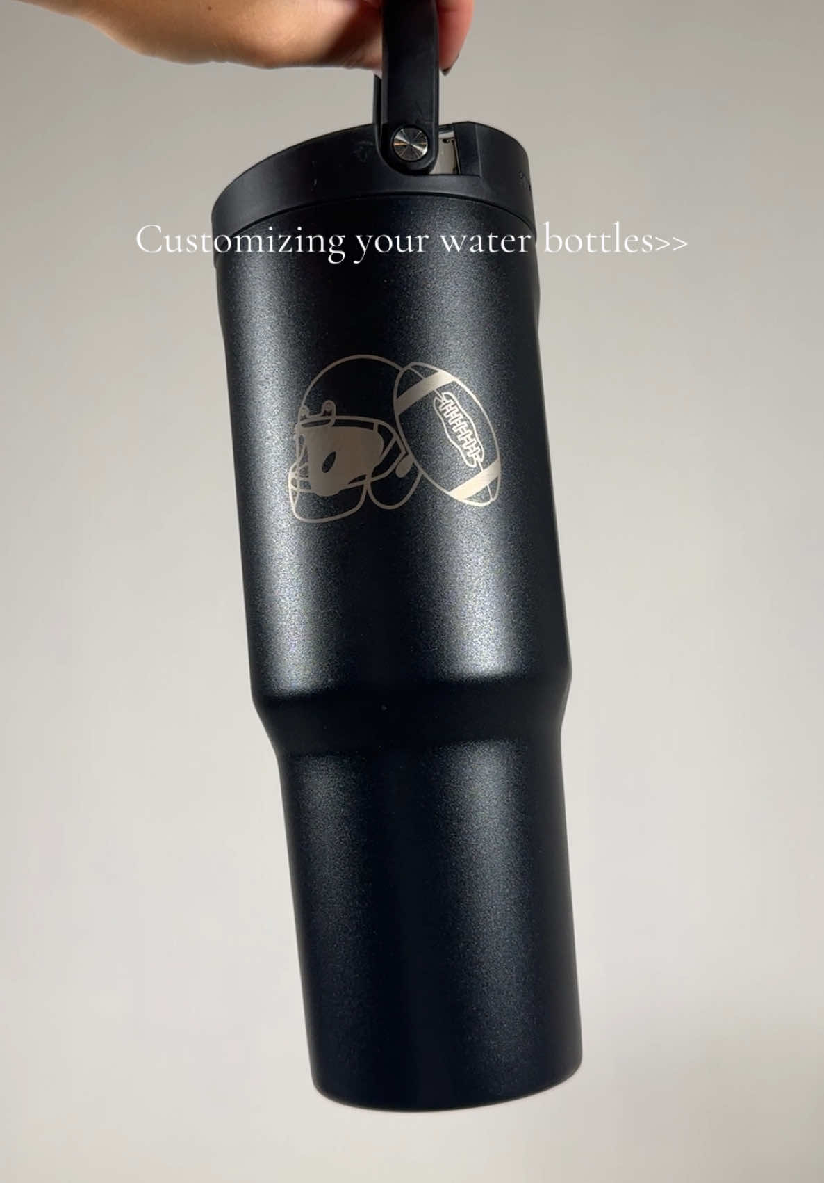 Nothing better than adding your own touch to your favorite water bottle✨ FREE customization till 8/11💧 #hydrojug #leakproof #customization 
