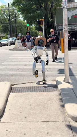 I finally fucking seen him. #austin #austinrobot #cowboyrobot #austintx #atx #atxlife 