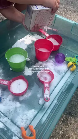 loves a sensory bin 🫟 