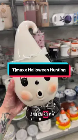 Usually don’t need a cart so that was a nice surprise 👻 #halloween #tjmaxx #tjmaxxhalloween #johannaparker #spooky 