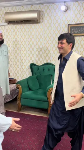 سابق وفاقی  وزیر  مزہبی امور  سینیٹر نورالحق قادری صاحب کو سینیٹر بننے پر مبارکباد پیش کی #sk #sadiqkhanadozai❤️  #qadri #sahib #senator #pti #ptiofficial #motp #congratulations #fan #fy 