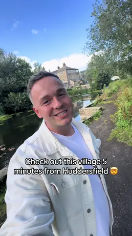 What a cool little place 🔥 #honley #honleyvillage #huddersfield #zacjones 