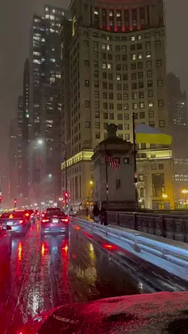 Welcome to United States of America 🇺🇸😍🥀 #unitedstates #city #estadosunidos #foryou #fyp                   Chicago, travel Chicago, winter road trip in Chicago, scenic city winter drive, snow drive, Trump International Hotel & Tower Chicago, London House Chicago