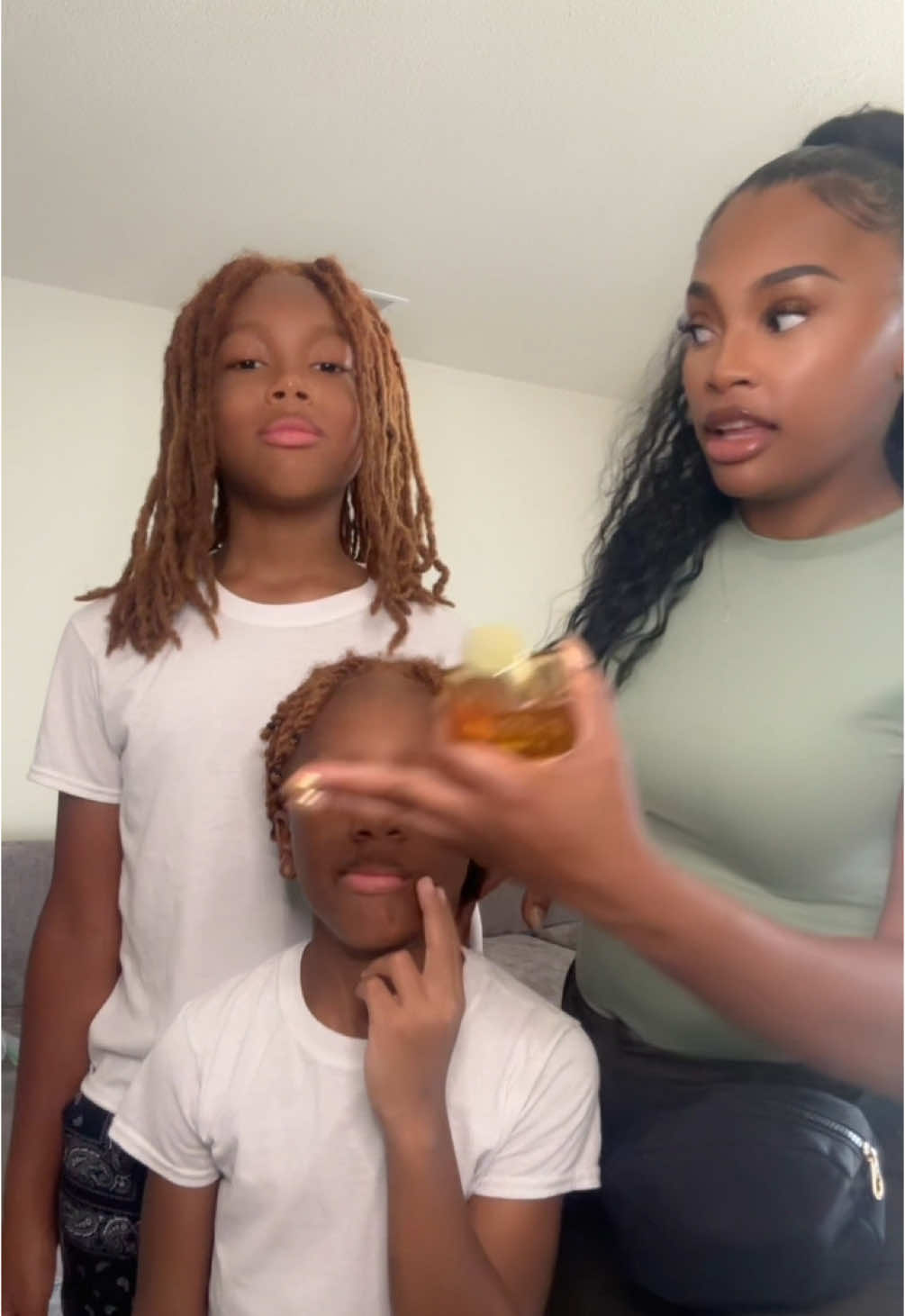 Kids reaction to the viral Honey perfume 