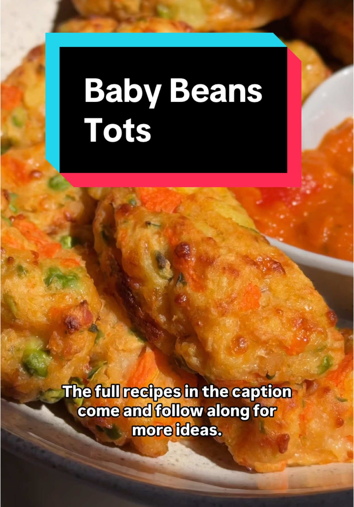⭐️Baby Baked Bean Tots⭐️ 200g potato 100g carrot  2 tbsp sr flour  2 handful of peas  2 tbsp baked beans  Handful of cheese  Drizzle of olive oil  Combine all ingredients like above and bake on 180 degrees for 25-30 minutes 👶BlW from 6 months+ (mash veggies and beans very well for babies under 12 months) #uk #mum #blw #weaning #beans #6months #baby 