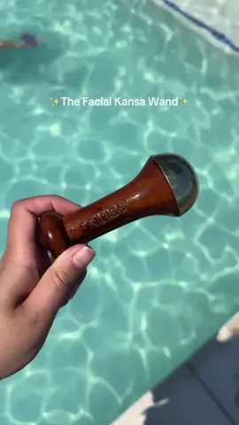 Midday depuff with our Facial Kansa Wand🧊🫧🦢 #squigsbeauty #facialkansawand #kansawand #skincaretools #depuffwithme #skincareessentials #creatorsearchinsights 