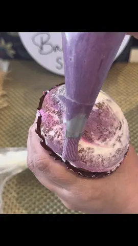 BUTTERCREAM PIPING 😍#piping #cake #cakedecorating #nozzle #tip 