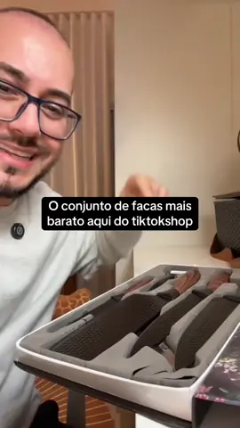 O conjunto de facas entrou na promoção e está com frete grátis para algumas regiões! Aproveite e tenha o kit de facas mais bonito e barato do tiktokshop #tiktokshop #facasnotiktokshop #conjuntodefa 