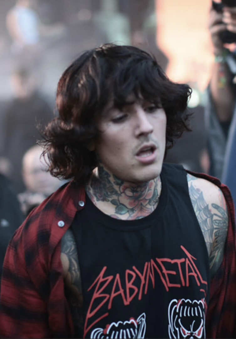 Bring Me The Horizon - Shadow Moses  (Live @ Reading Festival 2015) @BRING ME THE HORIZON  - - - - - #bringmethehorizon #bmth #oliversykes #olisykes #sempiternal #metalcore #altrock #altmetal #emo #posthardcore #livemusic #sandpitturtle #readingfestival #modernmetal #elderemo 