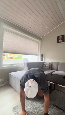 Alle mine ikke-løpende venner får meg til å føle at jeg nettopp har vunnet OL hver gang de hører at jeg har løpt noen km 😭👏  #løping #fyp #strava #fun #humor #strava #tiktoknorge #foryou #runforfun #Fitness #viral #runnersoftiktok 