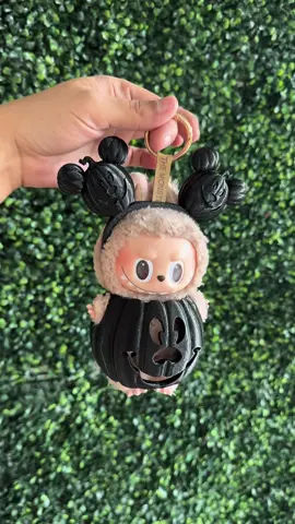 The only exception for a labubu 😍😂 #3dprinting #labubuclothes #labubumacarons #3dprinted #creality3d #3dprinter #pumkinlabubu 