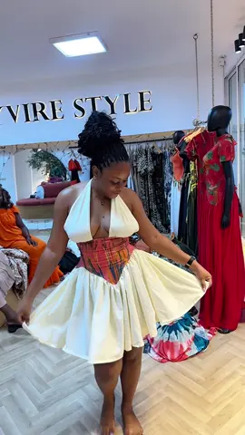 Notre magnifique robe Lauraine est en rupture de stock 😍❌❌❌, elle ont tellement grouper dessus le premier jour du deballage 