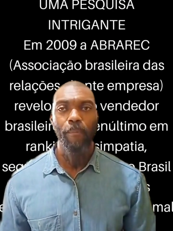 A ABRAREC (Associação Brasileira das Relações Empresa Cliente) realizou em 2009 uma pesquisa que apontava um dado alarmante: 6 em cada 10 consumidores brasileiros não estavam satisfeitos com o atendimento que recebiam das empresas. Esse número evidencia um problema crônico no Brasil: o despreparo das empresas em colocar o cliente no centro da experiência. Falta de empatia, treinamento inadequado, processos engessados e foco excessivo em metas de curto prazo são alguns dos fatores que explicam essa insatisfação. Já o estudo da Better Business World Wide, de 2014, foi realizado com foco global, avaliando a forma como os clientes são recebidos em estabelecimentos em 69 países. A conclusão foi surpreendente e um tanto desanimadora para nós: 🇧🇷 O Brasil ficou em 51º lugar no ranking. O atendimento no Brasil ainda sofre com a falta de capacitação, baixa valorização do setor de atendimento ao cliente e pouca cultura de encantamento. Por outro lado, esses dados também foram um ponto de partida para muitas empresas começarem a investir em treinamento, cultura de excelência e empatia no atendimento. O atendimento no Brasil ainda sofre com a falta de capacitação, baixa valorização do setor de atendimento ao cliente e pouca cultura de encantamento. Por outro lado, esses dados também foram um ponto de partida para muitas empresas começarem a investir em treinamento, cultura de excelência e empatia no atendimento. #mentoria #tiktokviral #atendimentoaocliente #qualidade 