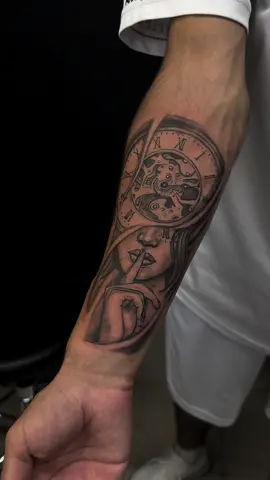 Татуировка - время уходит а тайны остаются🤫 #tattooizabella #ameniantattooartist #fyp #tattooworld #тату #рек 