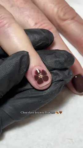 I am so ready for all the autumn feels 🧦🌧️🍂☕️ everyone loved these chocolate brown blooming gel flowers last year 🤎 #autumnnails #fallnails #brownnails #bloominggel #fyp 