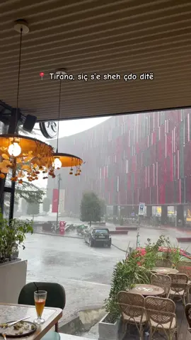 Edhe pse zgjati shum pak 😕…… #tirana #rain #moment #albania #viral #fyp 