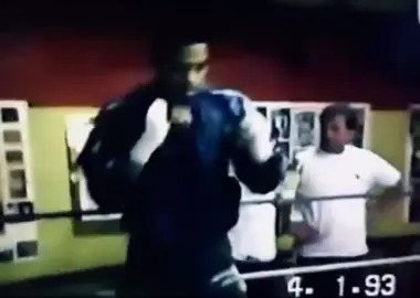 Gerald McClellan shadowboxing #boxing #geraldmcclellan #oldschool #shadowboxing #kronk #boxingfootage 