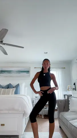 my going on a walk outfit🏃🏽‍♀️ #outfit #workout #outfitinspo #gymoutfit 