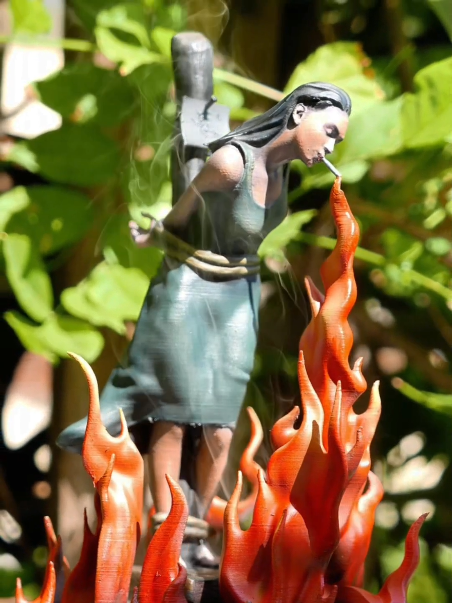 This one is for Rebecca, leaving for US. thank you Rebecca. #incense #incenseburner #witch #wicca #magic #energy #positive #sculpture #3d #handpainted #colors #acrylics 
