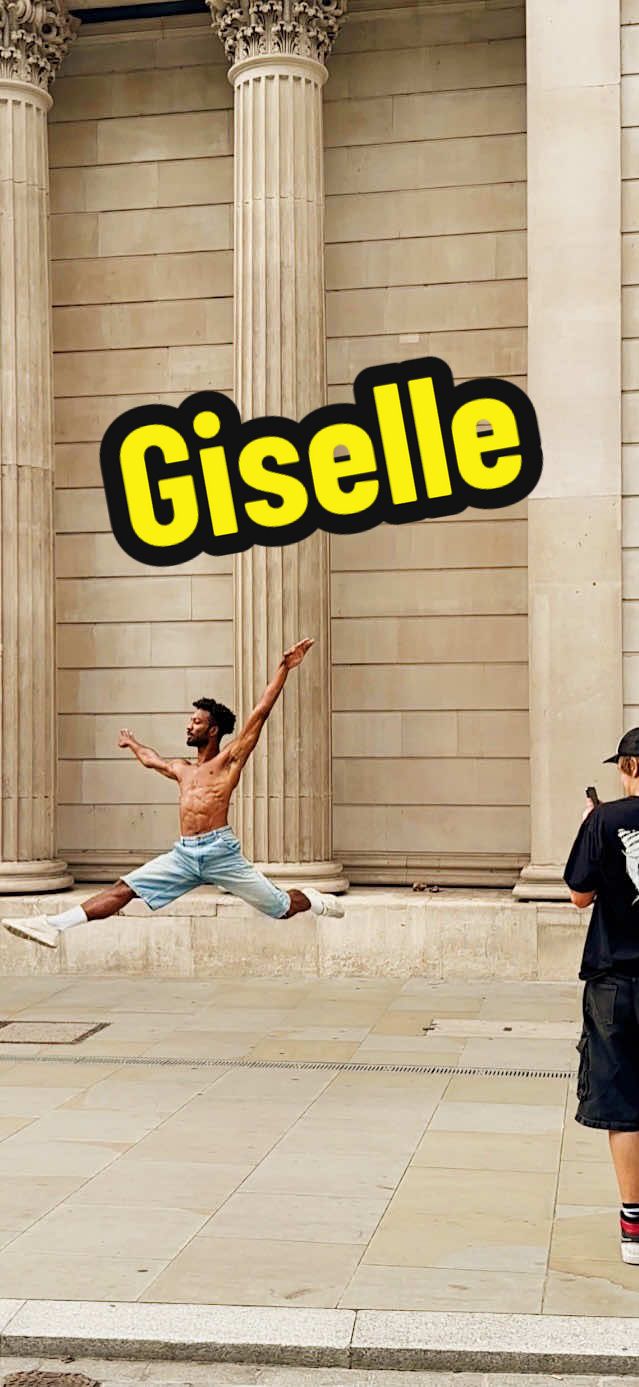 PURE CHAOS 😂 Dancing Giselle’s iconic Act 2 solo on a Friday afternoon was not my smartest move! Such fun avoiding the crowds 🤪 #ballet #ballettok #london #fyp 