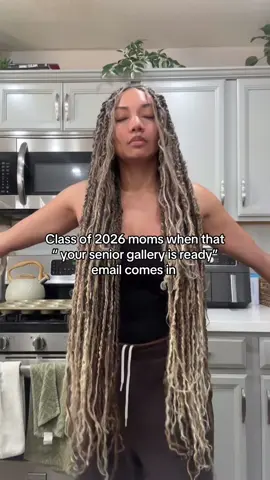 Check on your friends that have seniors this year, we’re not ok 😭 #backtoschool #classof2026 #senioryear #momsofteens #motherdaughterduo 