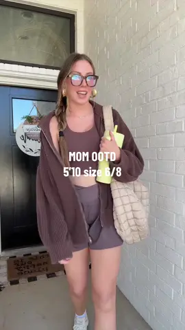 Simple mom OOTD #tallgirloutfits #momoutfit 