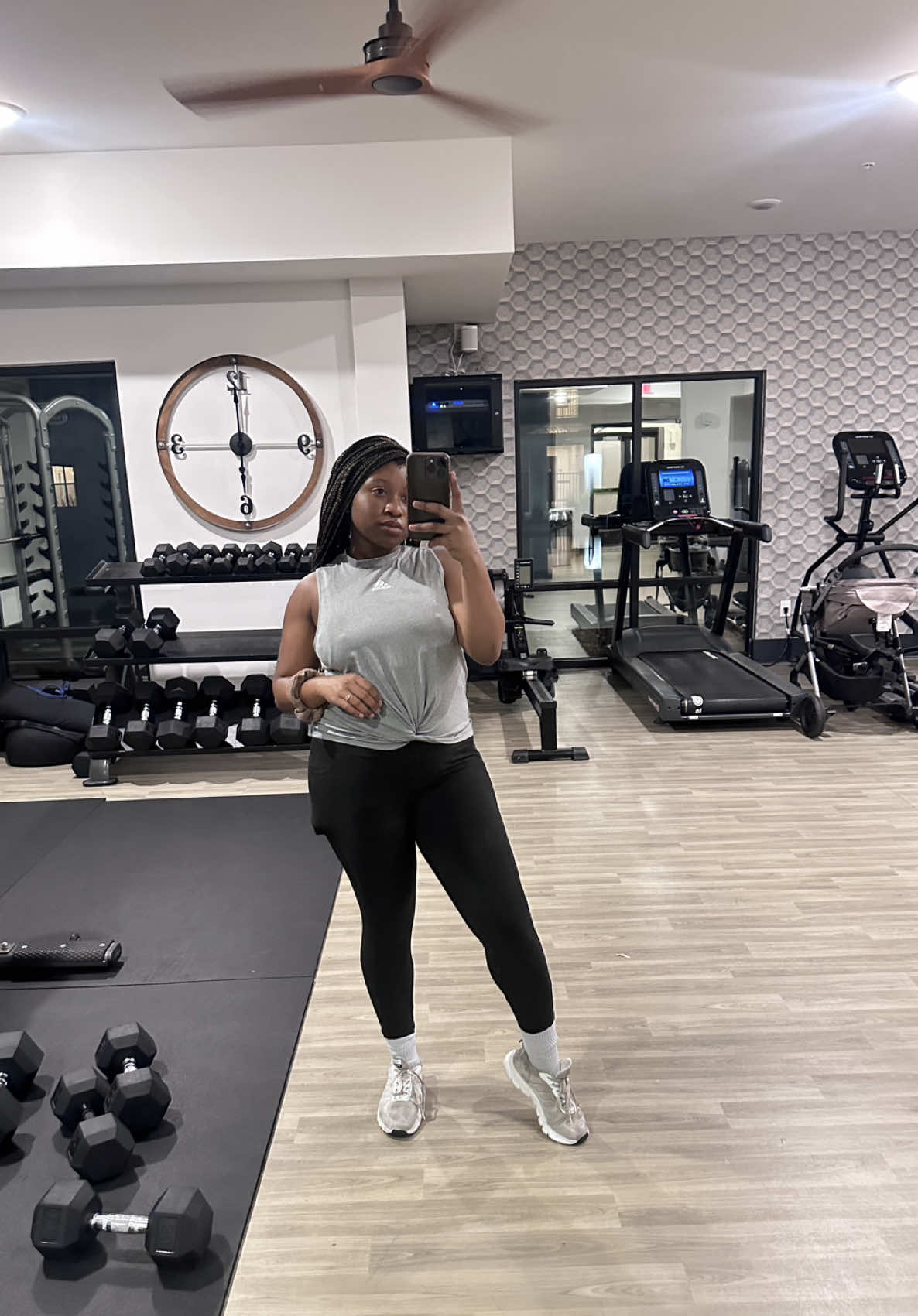 Consistency pays off in more ways than one! 👏🏽👏🏽  #postpartumjourney #postpartumworkout #fitnessgoals #sahm #blacksahm