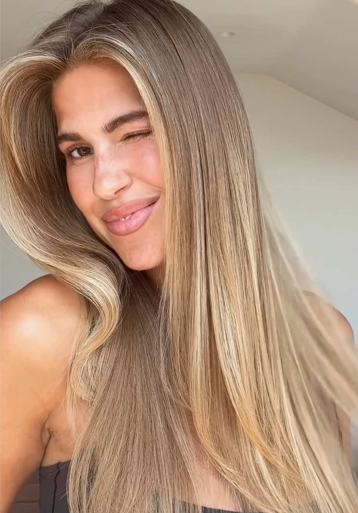 Silky smooth hair with @Olaplex No. 7 Bonding Oil and No. 6 Bond Smoother 🤍 #OLAPLEXpartner