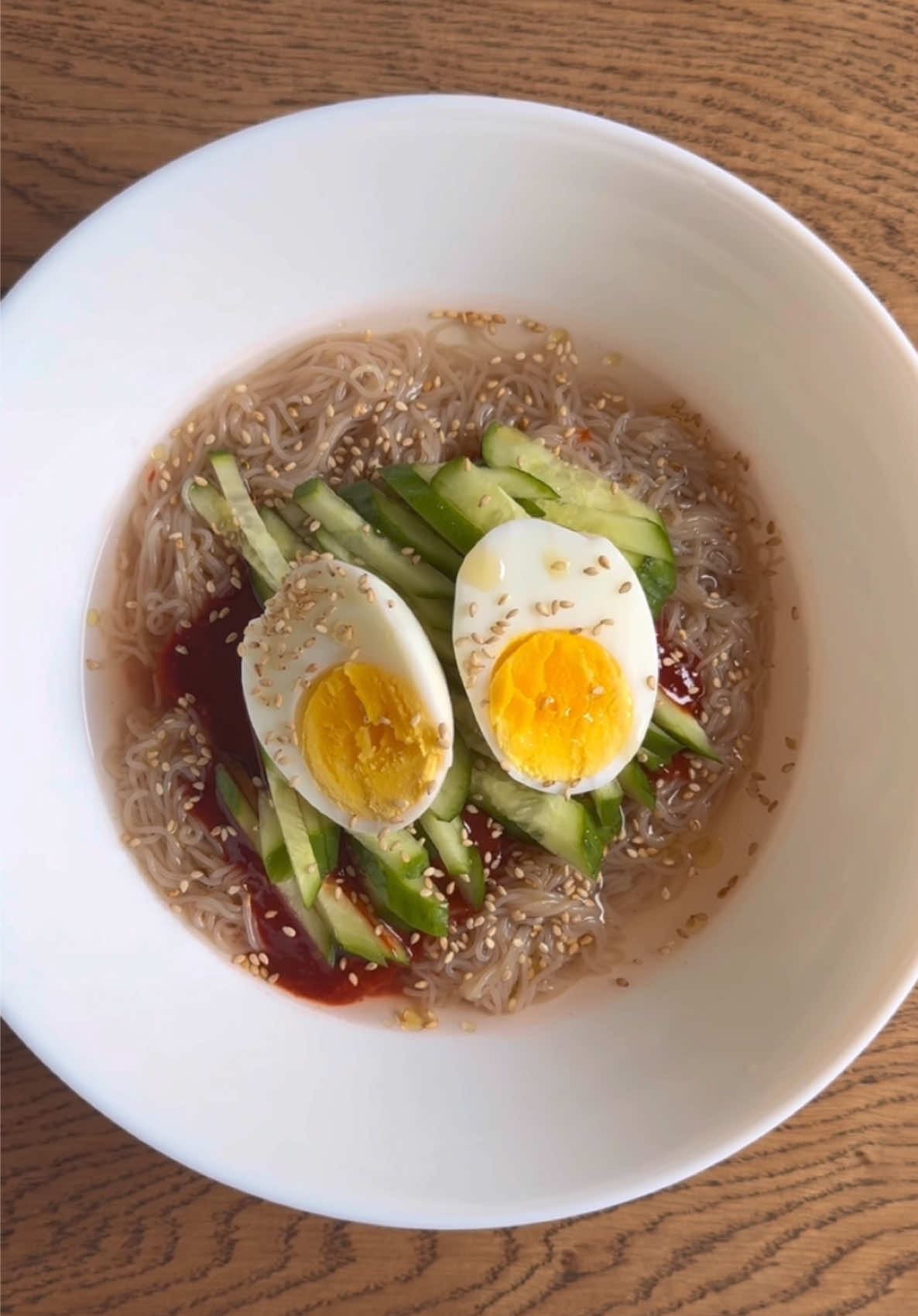 Making Korean cold noodles from a meal kit #coldnoodles #koreanfood #asianfood #cookwithme #EasyRecipes #pulmuone 