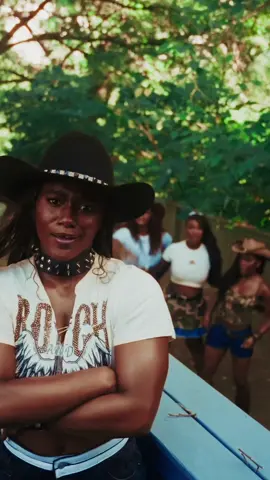 Real southern girl💁🏾‍♀️ #theboykinz #fypシ #countrymusic 