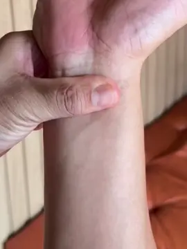 Real stories live in the link in the profile! 🔗 #healthtips #mobility #painhack #linkinbio #foryoupage #chronicpain #neuropathysupport #nervepain #nervepainrelief #mobilitytips #neuropathy #nervepain #nervepainrelief #nerve #nervedamage #tiktok #neuropathyrelief #neuropathyfeet