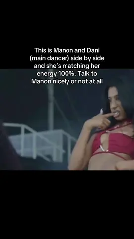 ohhh but I thought she couldn’t do the mama dance break #fyp #katseye #hybexgeffen #manon #daniela #lara #yoonchae #sophiakatseye #megankatseye #lollapalooza 