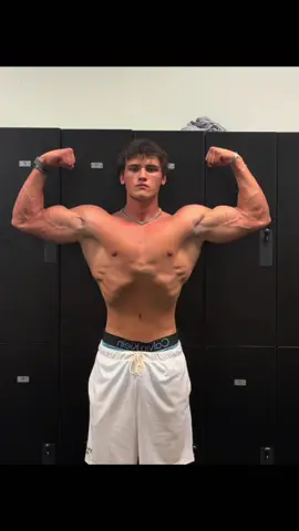 I’m still recovering from pizza and ice cream  #fentysuperbrandday #gym #GymTok #Jesuslovesyou #Fitness #viral #bpedit #transformation #bruh #aesthetic 