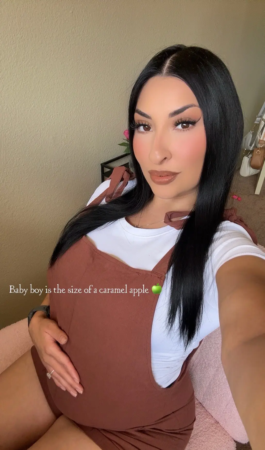 If you’re pregnant, what size is your baby?🥰 #pregnant #mom #baby #boy #december #2025 