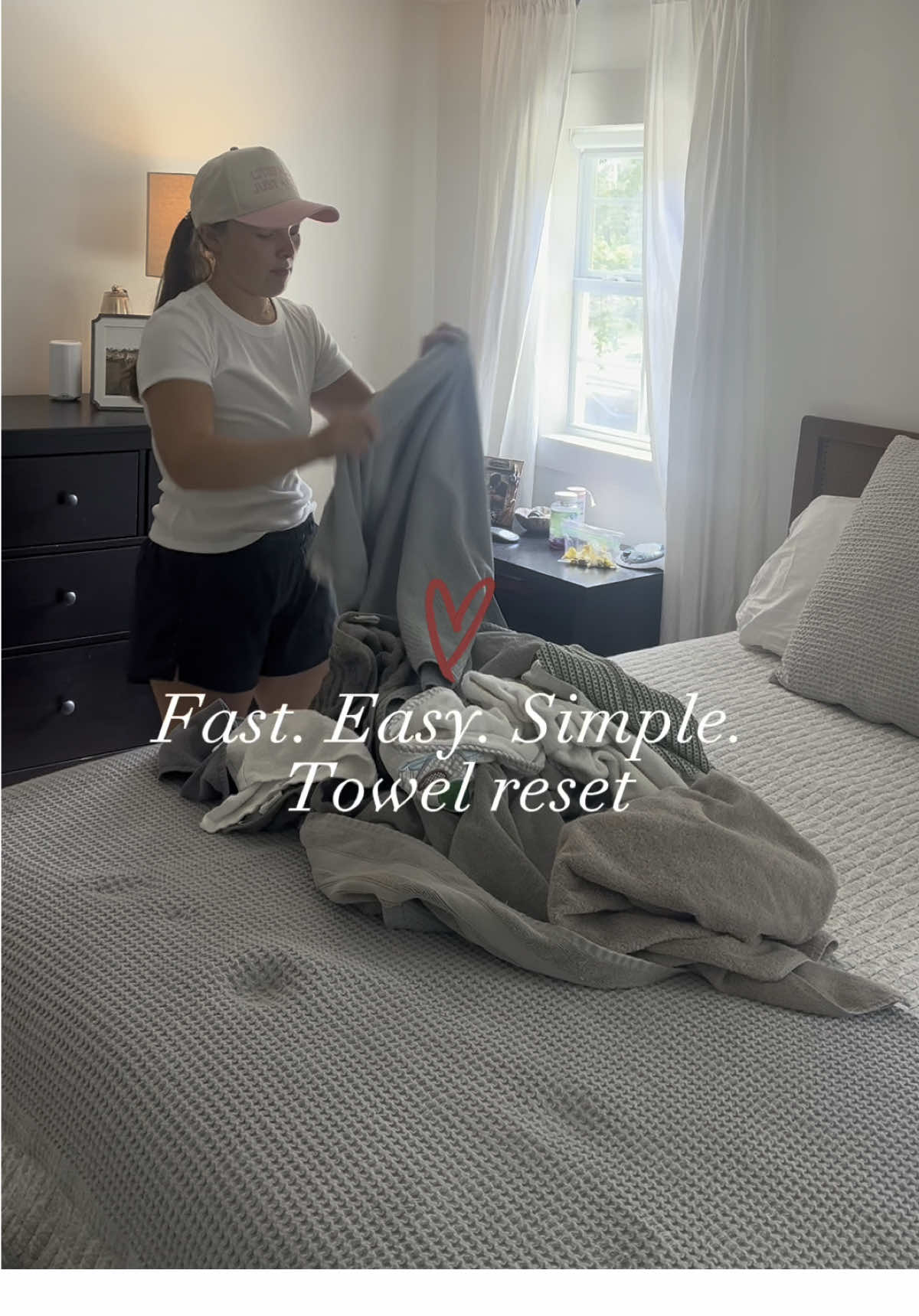 Towels are the easiest laundry ever. Feeling cluttered? Wash and fold your towels🤪 #fyp #MomsofTikTok #laundry 