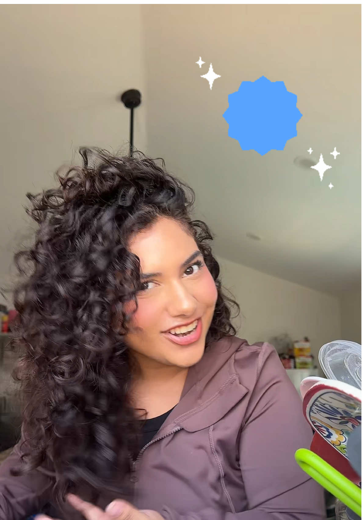 What are you favorite curly must-haves?  These are mine The best curly hair routine. @THE OUAI  curl creme gives you moisture locking results and smells so good. The @Fenty Hair fenty homecurl gives you hydration and definition. The @OGX Beauty curl mousse gives you definition and also hydration so no dry curls here. @Gisou hair oil locks in all the moisture and also gives you a lasting shine. 🫶🏽 #curlyhairoutine #curlyhair #hairtok #hairroutine #ogx #sephora @sephora #hairoilgisou #gisou #fentyhair #thehomecurly #ouaicurlcream #fyp 