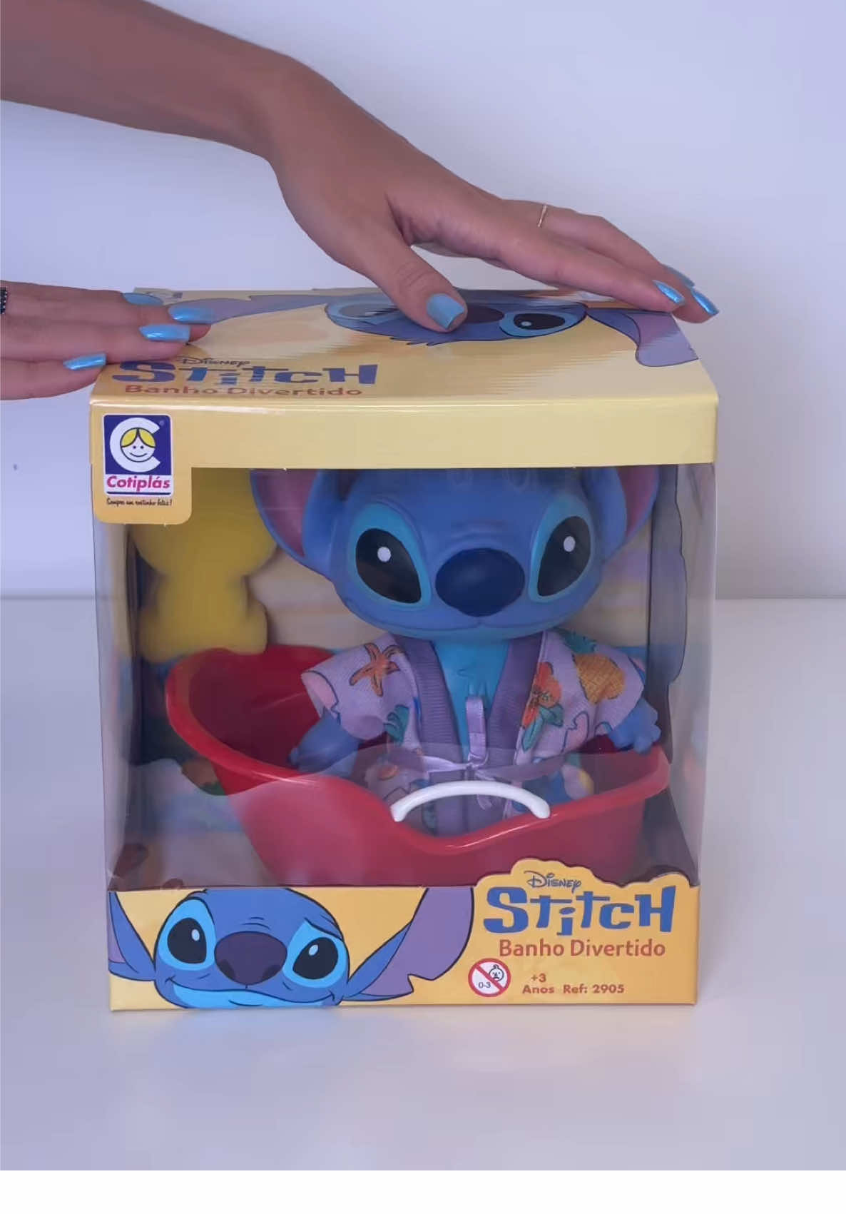 🛁✨ Hora do banho ficou muito mais divertida com o Stitch – Banho Divertido! Deixe a brincadeira rolar enquanto seu pequeno se diverte com o personagem mais travesso e amado da Disney. 💙🐾 Transforme o banho em momentos de risadas e alegria! #StitchBanhoDivertido #HoraDoBanho #cotiplas #DiversãoGarantida #disney #lançamentocotiplás2025 #stitch 